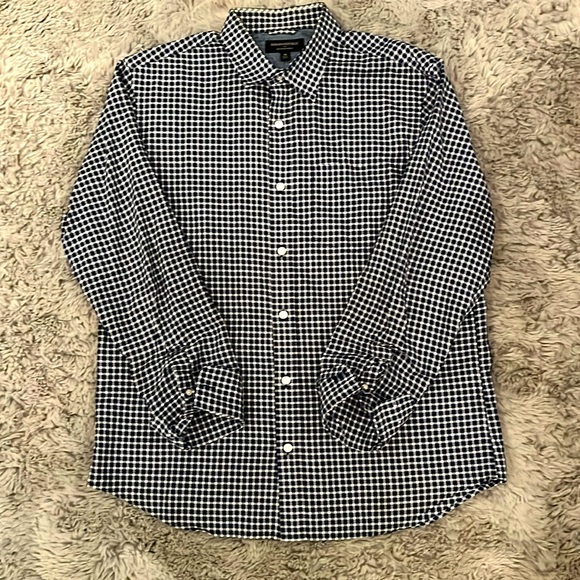 BANANA REPUBLIC CHECKERED BUTTON DOWN - Picture 1 of 6